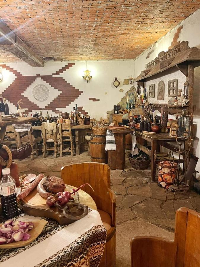 Casa Baciu Hotel Fundu Moldovei Ngoại thất bức ảnh