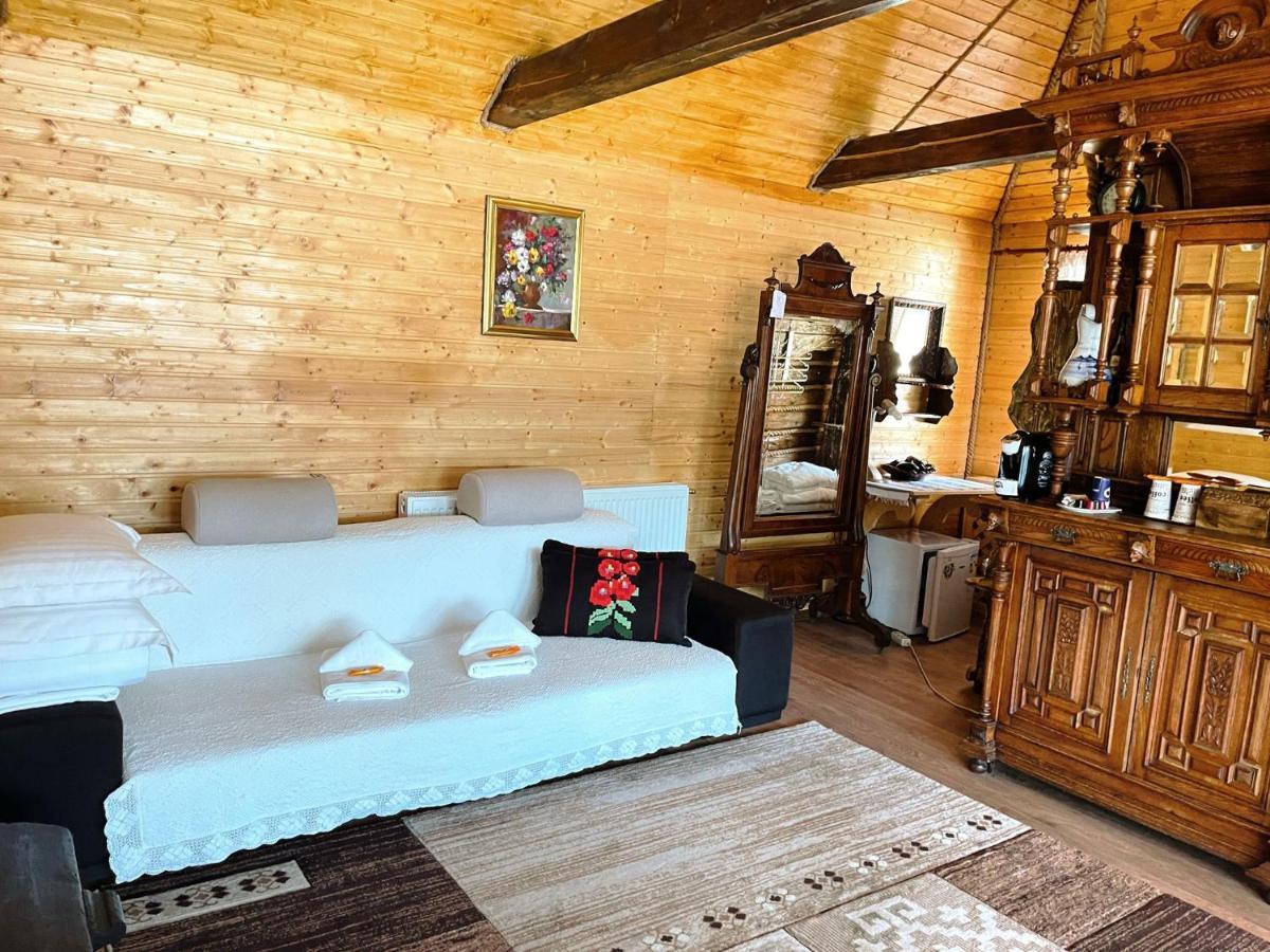 Casa Baciu Hotel Fundu Moldovei Ngoại thất bức ảnh
